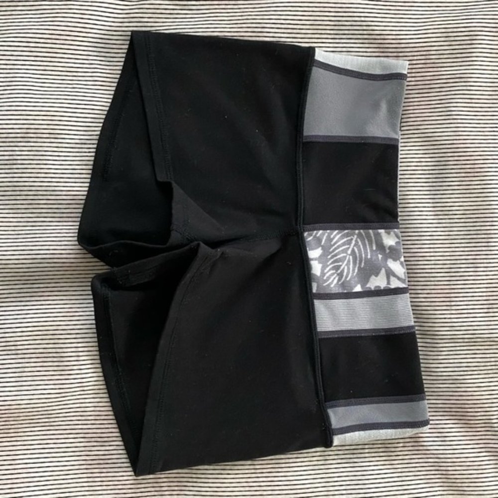 Lululemon Boogie Black Booty Shorts Stretch